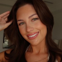 Chloe Hardy in Miss Universe Australia 2025